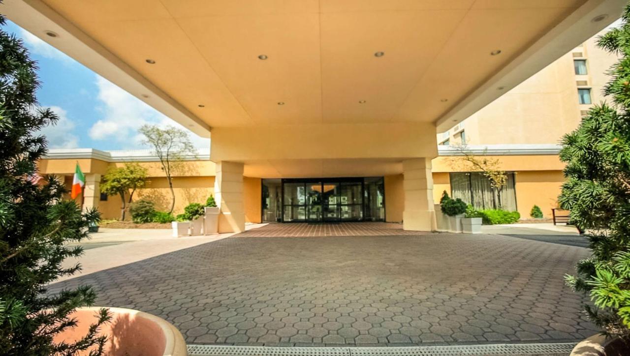 Magnuson Grand & Conference Center Somerset-Bridgewater Bagian luar foto