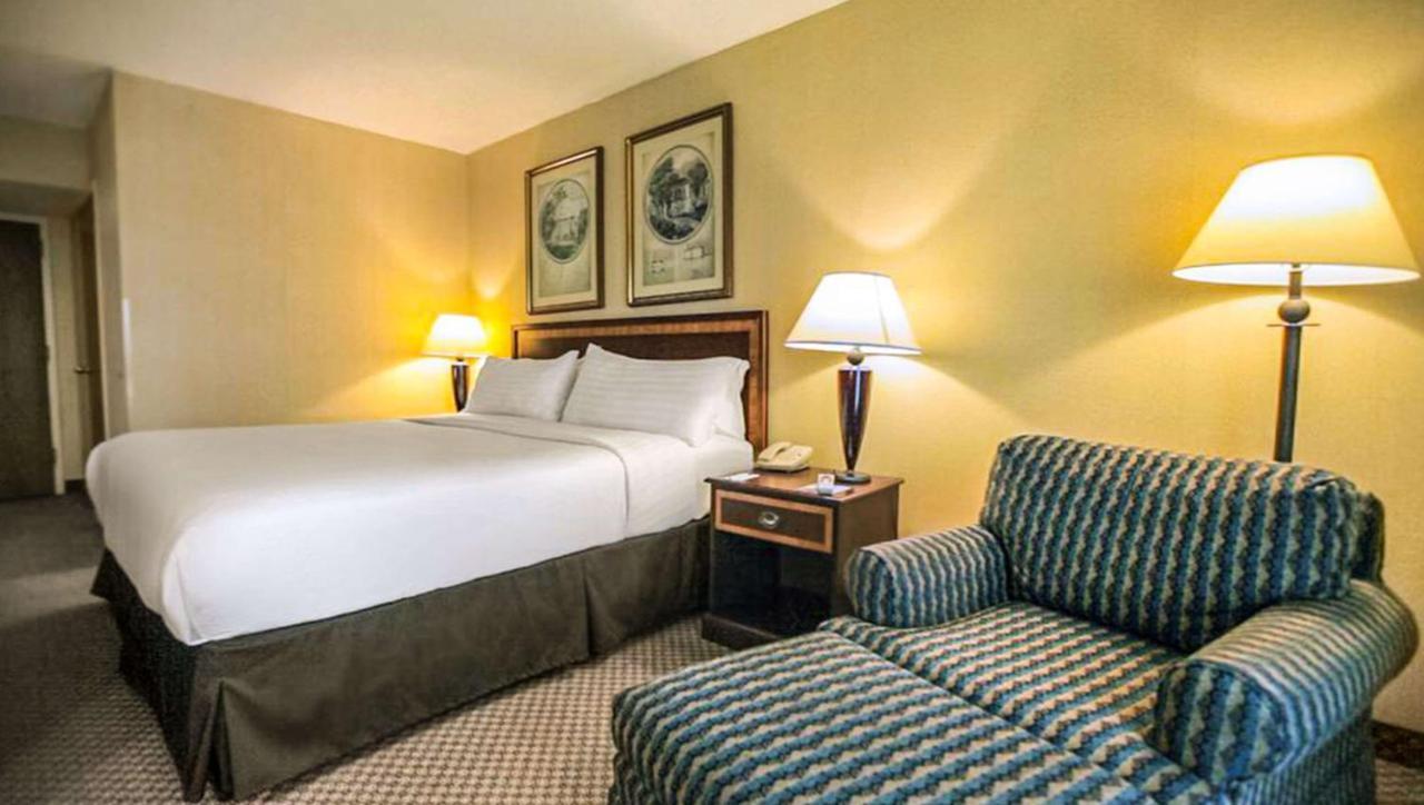 Magnuson Grand & Conference Center Somerset-Bridgewater Bagian luar foto