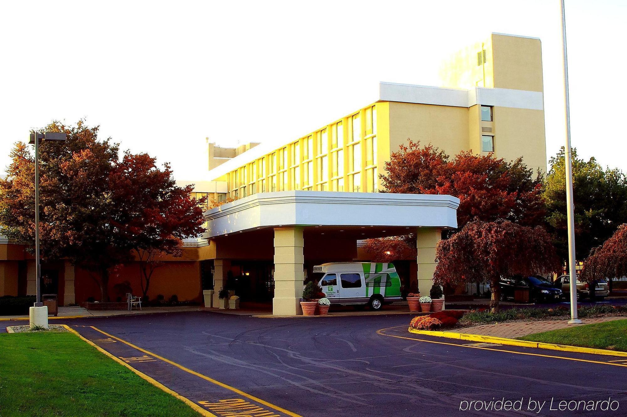Magnuson Grand & Conference Center Somerset-Bridgewater Bagian luar foto