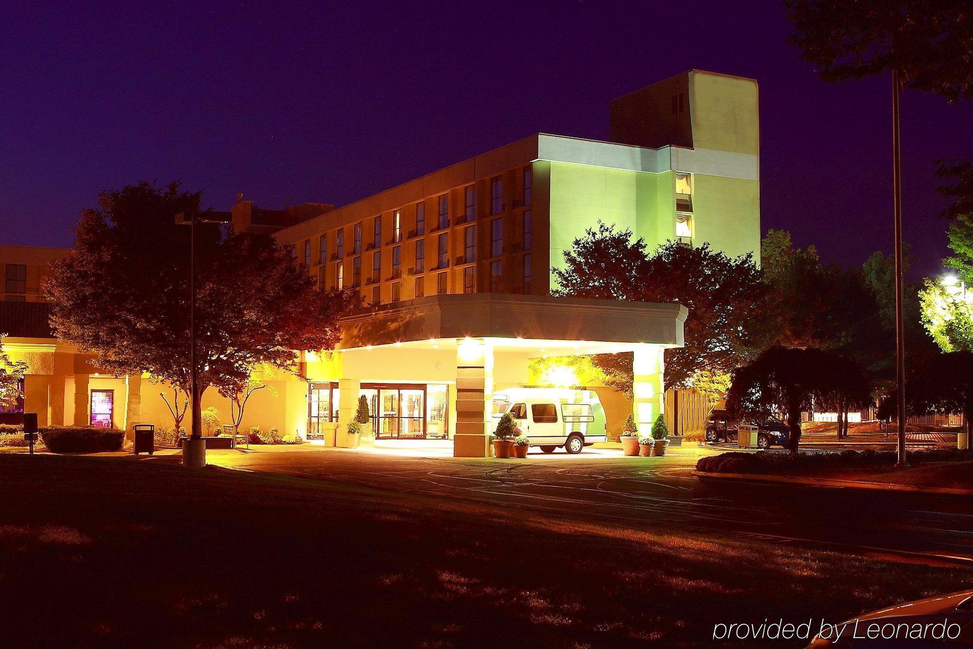 Magnuson Grand & Conference Center Somerset-Bridgewater Bagian luar foto