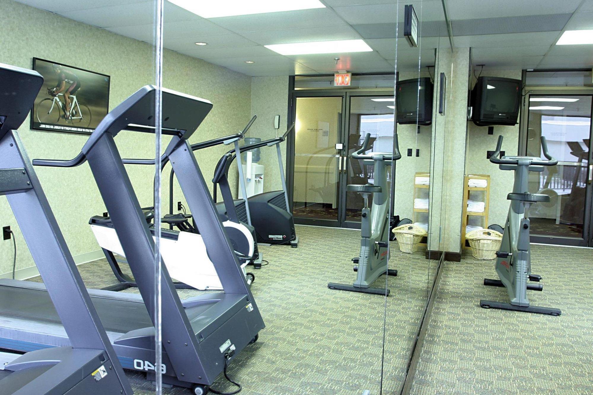 Magnuson Grand & Conference Center Somerset-Bridgewater Bagian luar foto