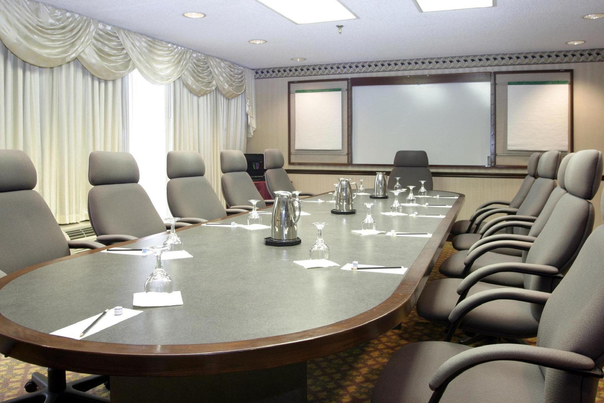 Magnuson Grand & Conference Center Somerset-Bridgewater Bagian luar foto