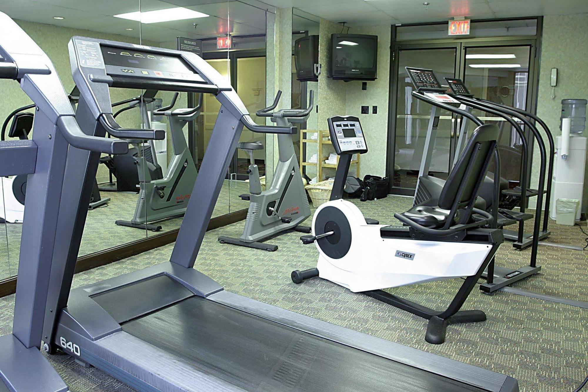 Magnuson Grand & Conference Center Somerset-Bridgewater Bagian luar foto