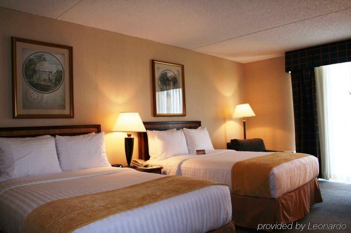Magnuson Grand & Conference Center Somerset-Bridgewater Bagian luar foto