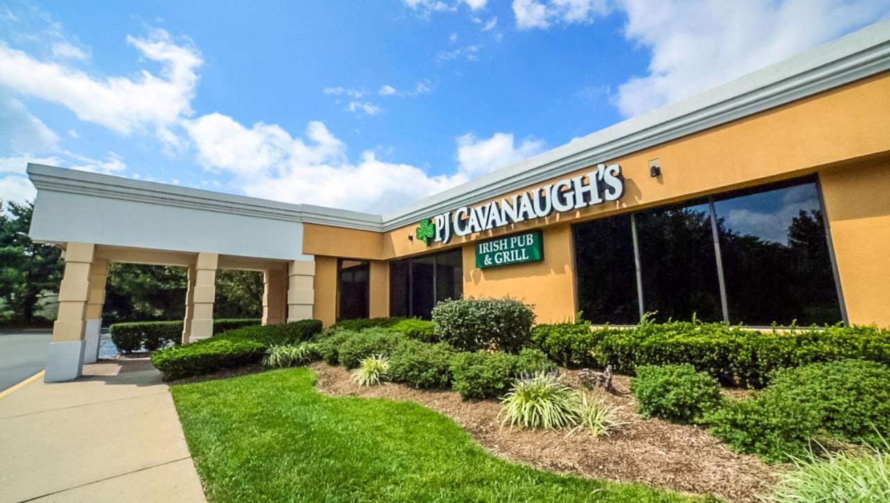 Magnuson Grand & Conference Center Somerset-Bridgewater Bagian luar foto