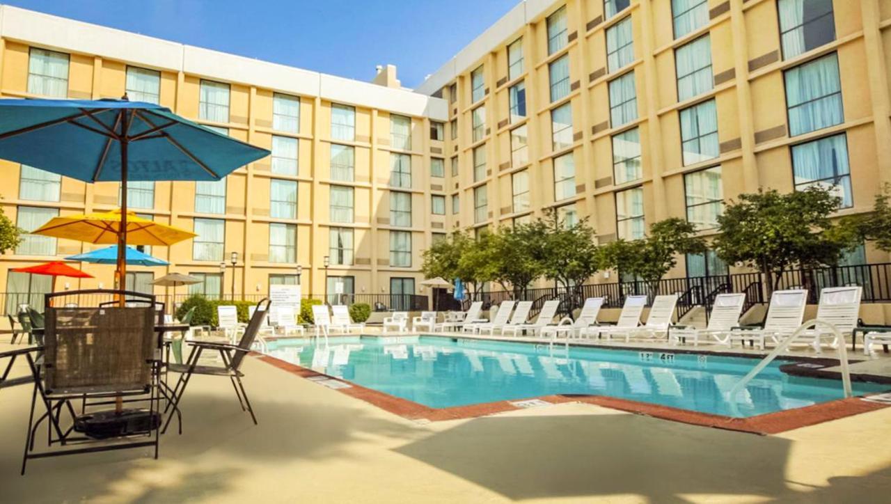 Magnuson Grand & Conference Center Somerset-Bridgewater Bagian luar foto